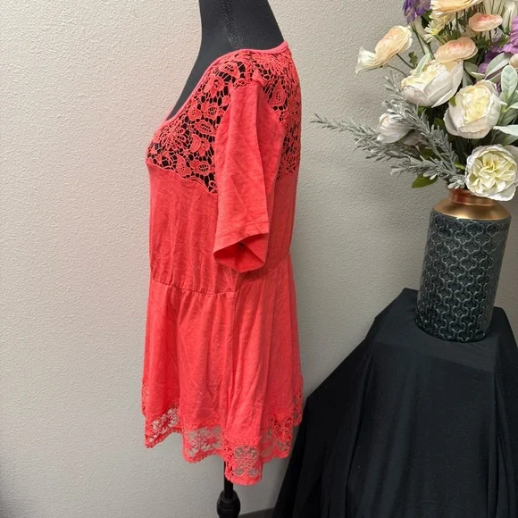 Torrid Coral Lace Crochet Top 0 | Boho Floral Scoop Neck Short Sleeve Blouse - Picture 2 of 7